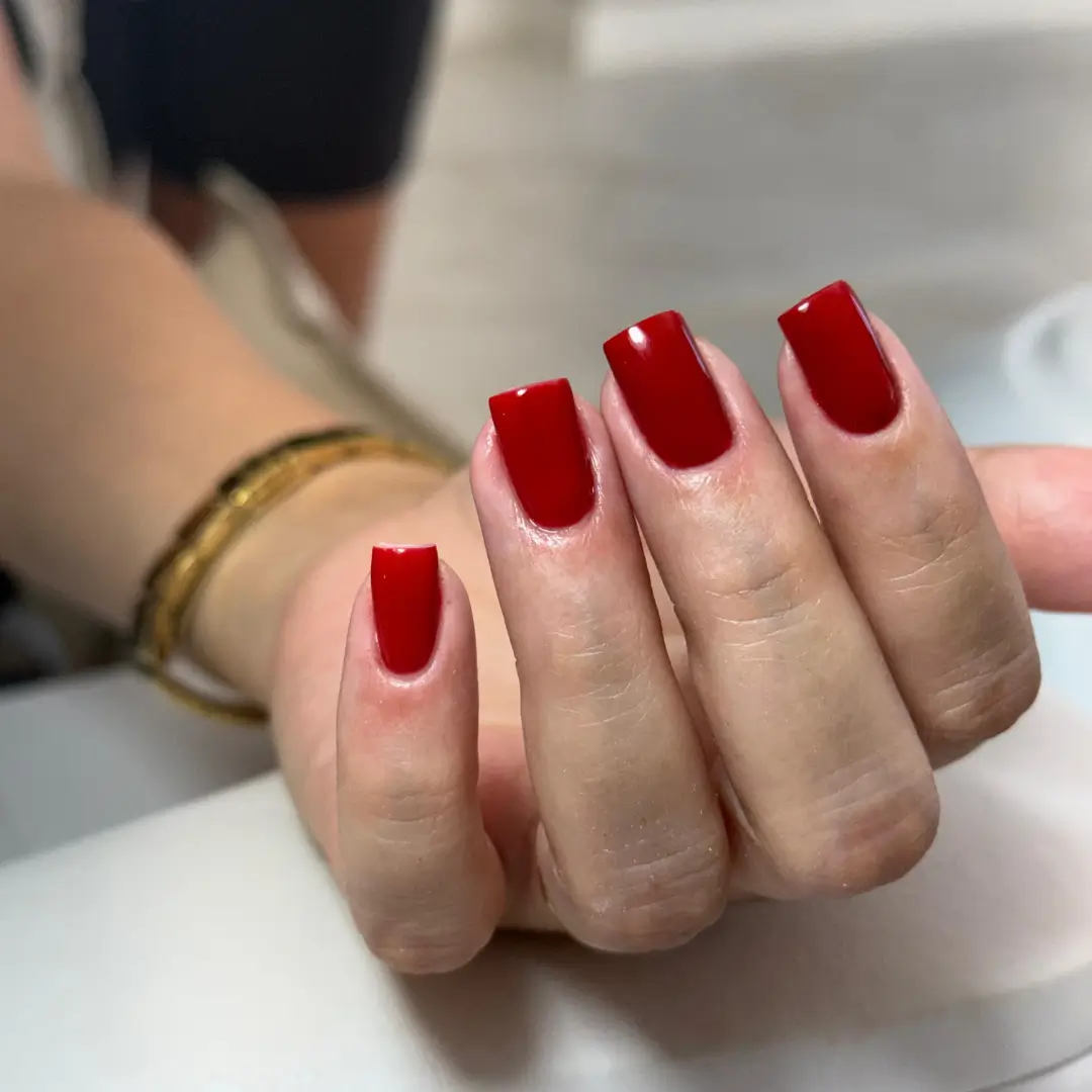 Unhas em gel com acabamento perfeito — Studio Ana Tobar